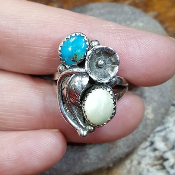 Navajo Old Pawn.925 Turquoise MOP Signed IP Ring - Picture 7 of 11